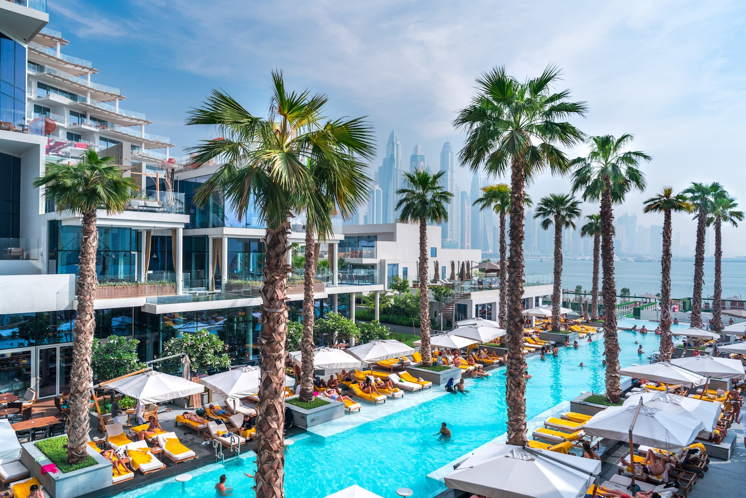 Pool & Beach Clubs – Prestige LUX DXB